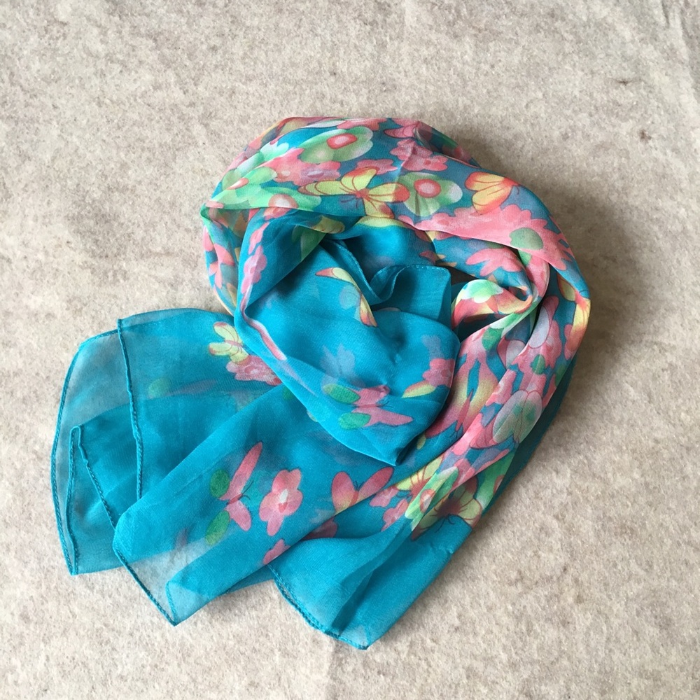 🔥2 for $8🔥 Blue flower print scarf